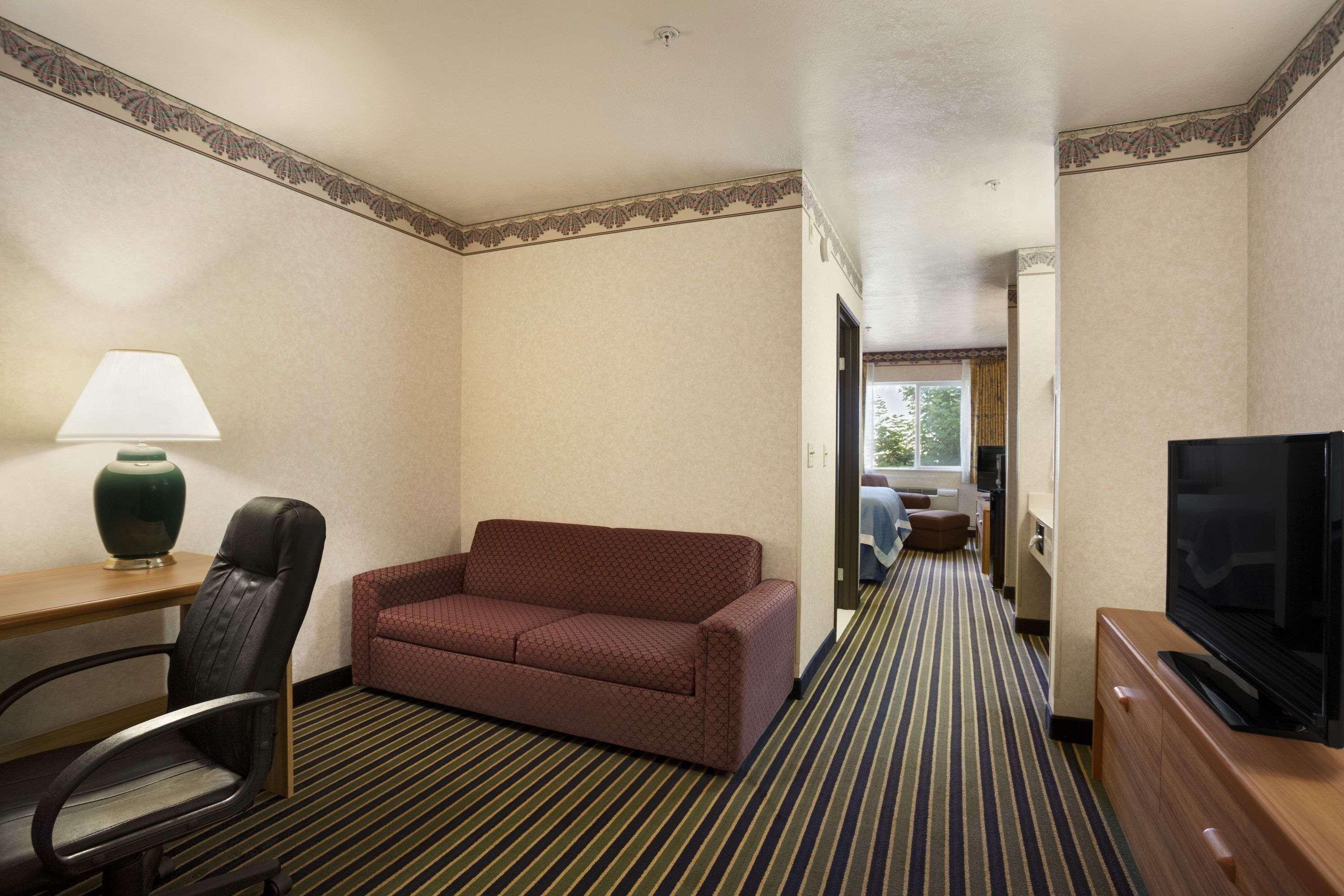 Days Inn By Wyndham Springville Exterior foto